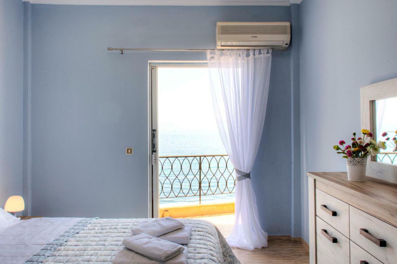 T8 Apartment On The Beach Benitses  Extérieur photo