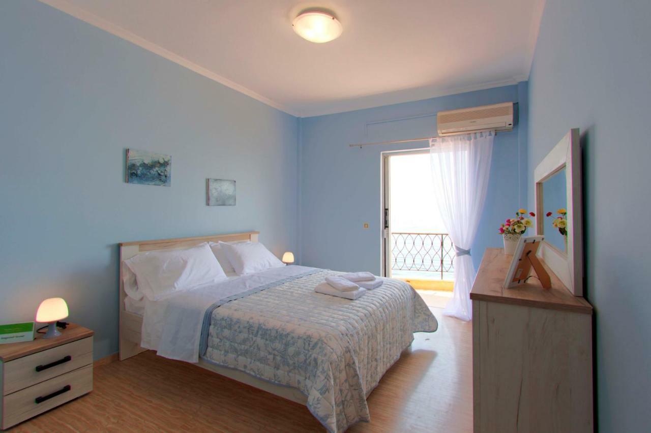 T8 Apartment On The Beach Benitses  Extérieur photo